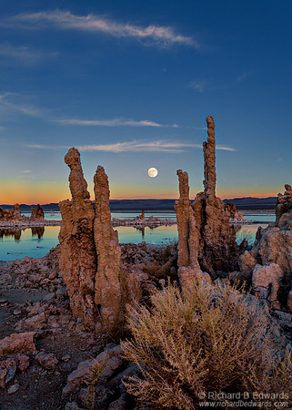 Moonrise and Tufa @2