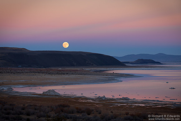 Mono Lake Moonrise